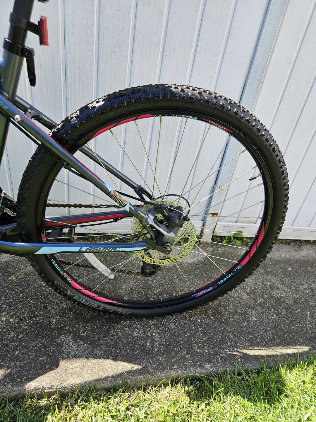 GT Mountain Bike - photo 5