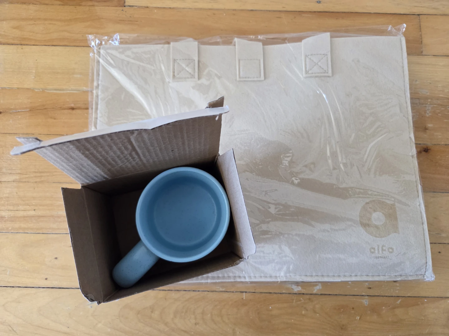 NEW! Mug + Tote (Alfa Tea Grand Opening) - photo 2