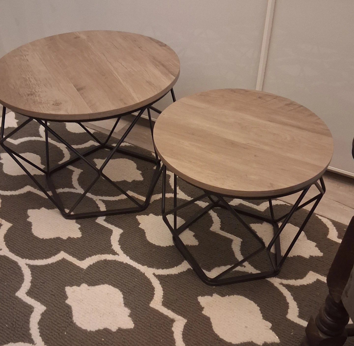 Set of 2 Round Nesting Coffee Tables - photo 3