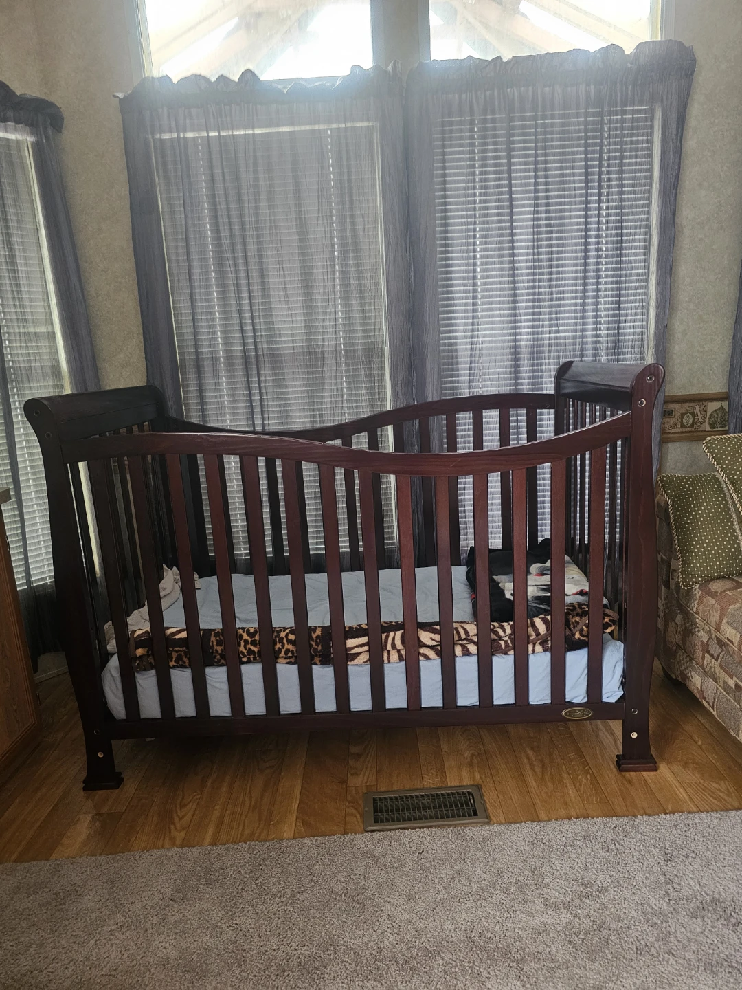 Graco Convertible Crib