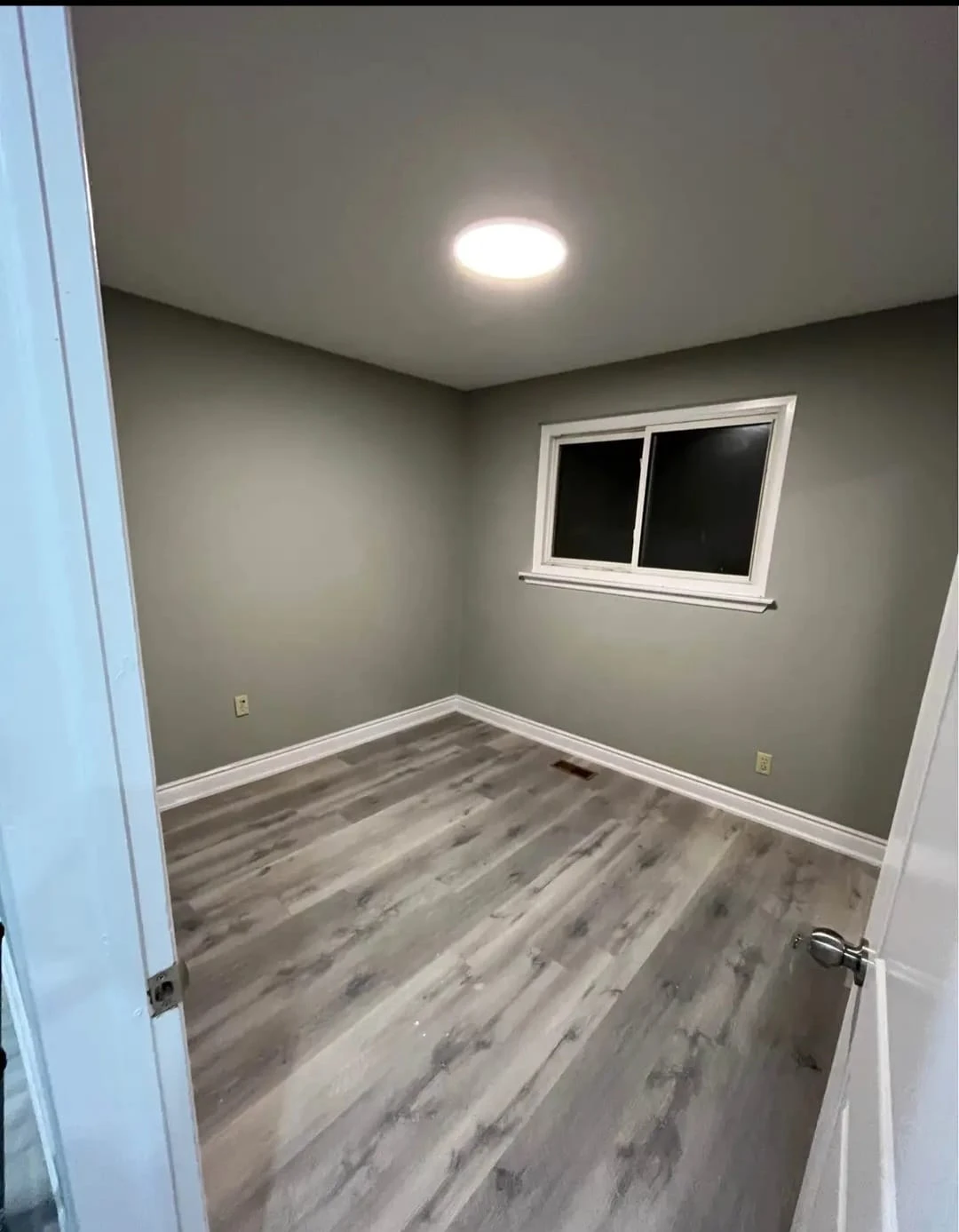 One private room available! - photo 2