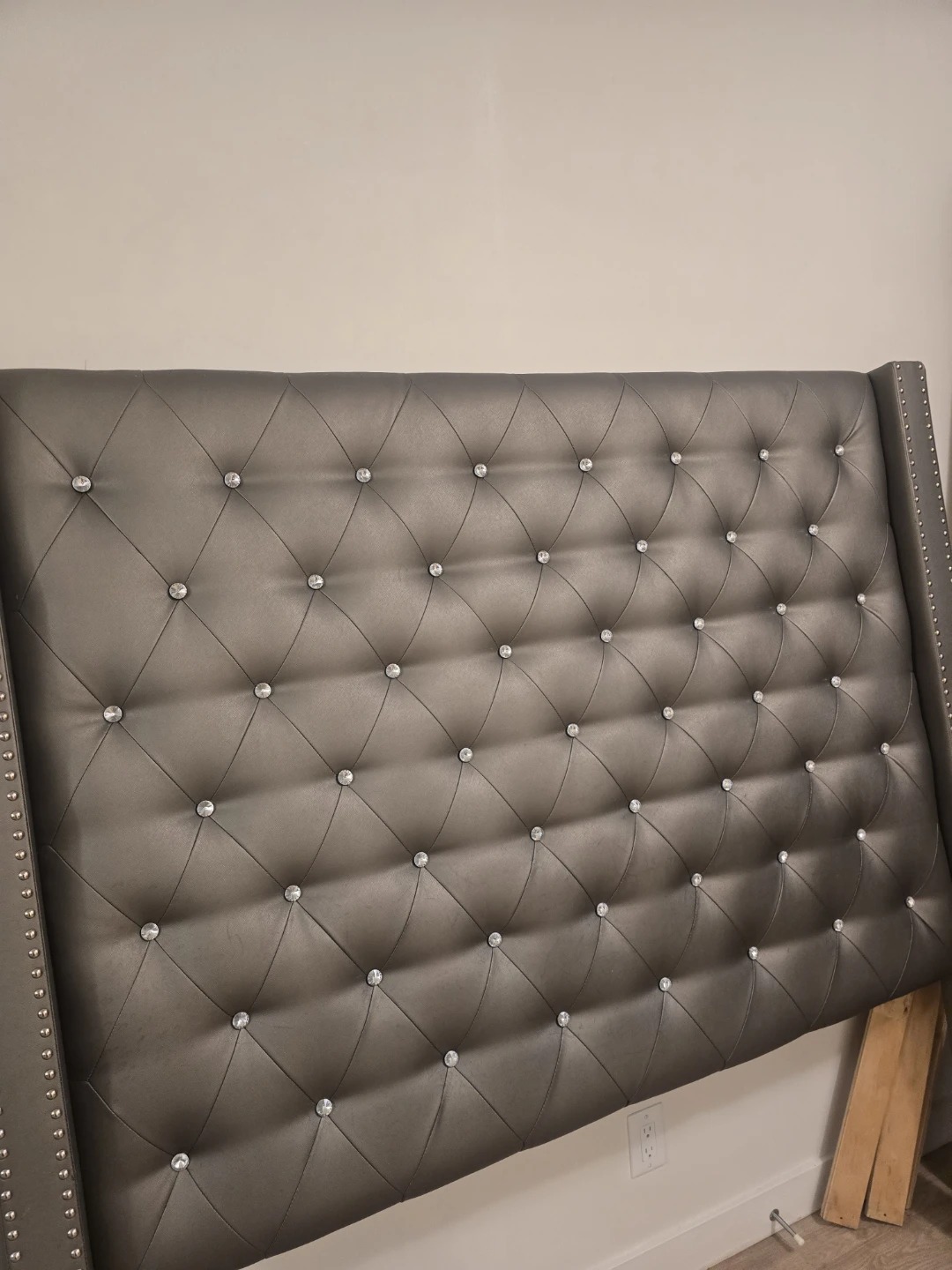 Queen Tufted Headboard with Crystal Accents - photo 5