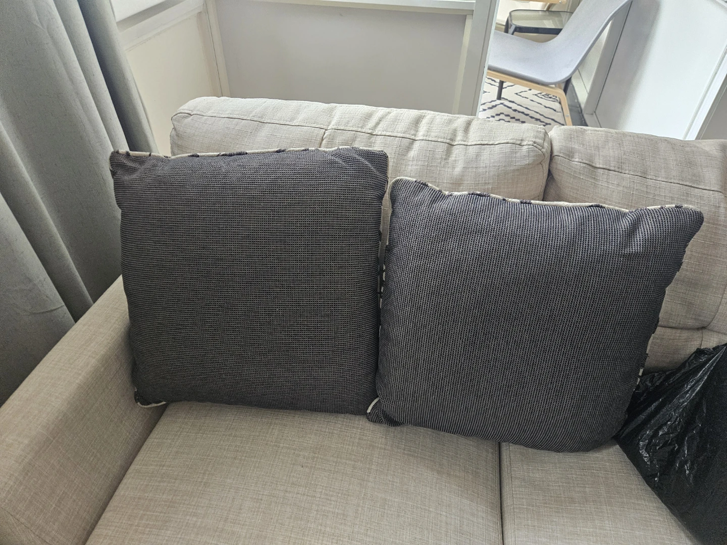 Large throw pillows - photo 2