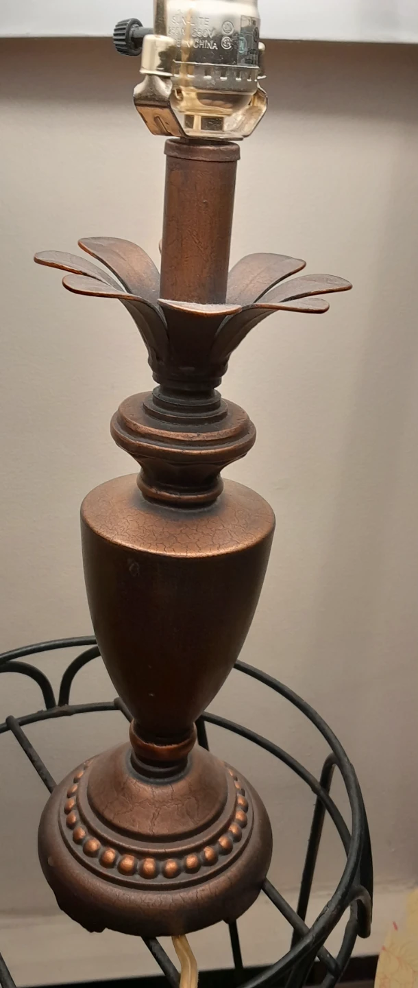 Table Lamp with Floral Shade - photo 2