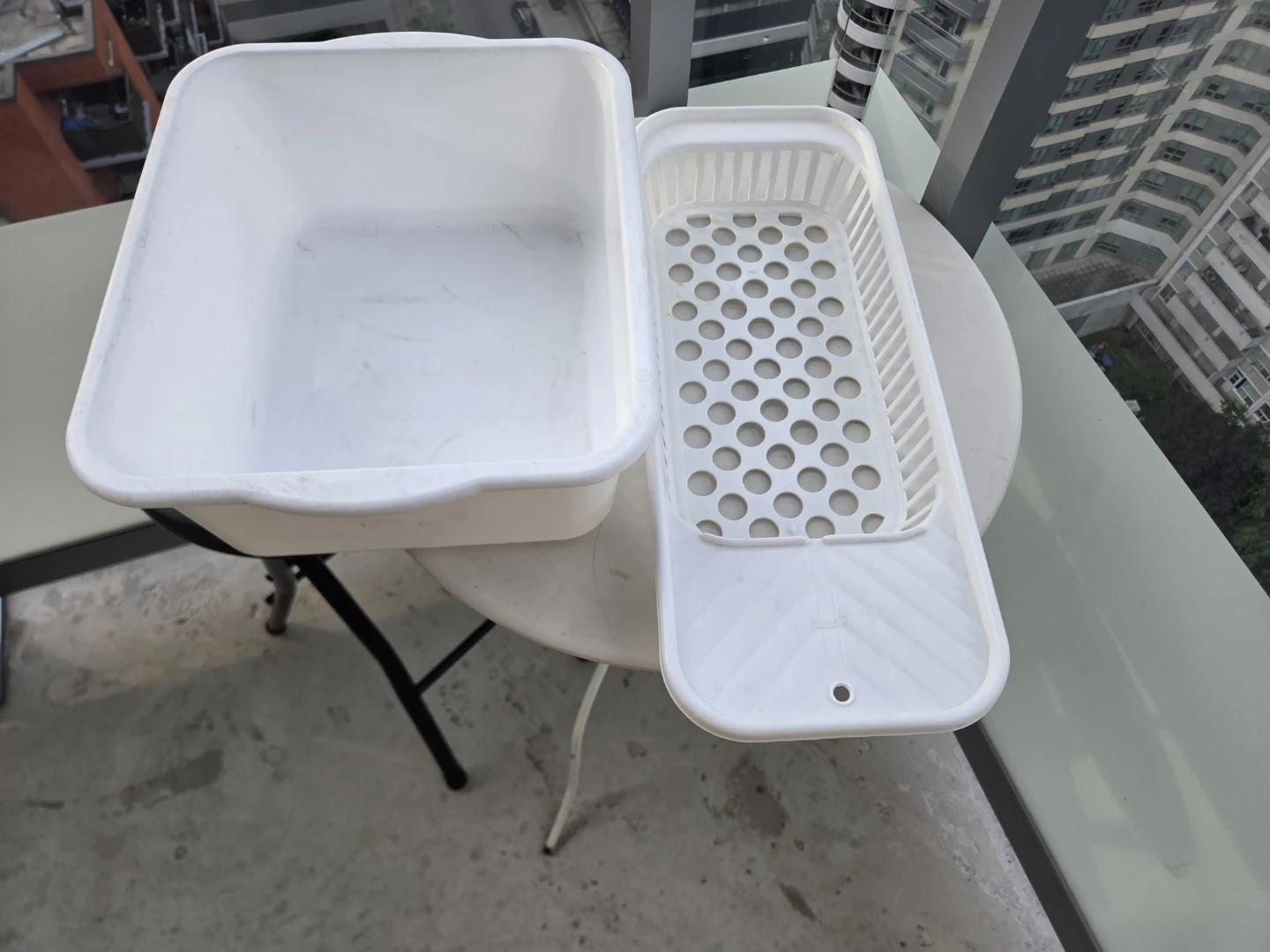 White Plastic Dish Drainer Set - photo 4