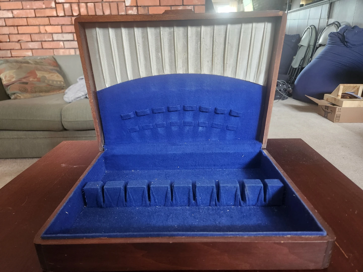 Wooden box with blue fabric lining on inside - photo 3