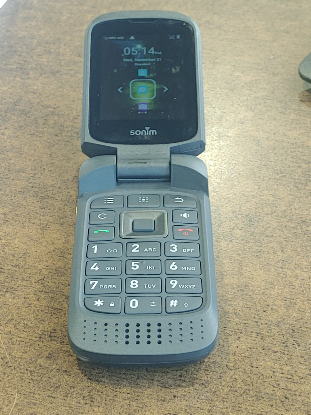 Sonim XP3 flip Phone - photo 2