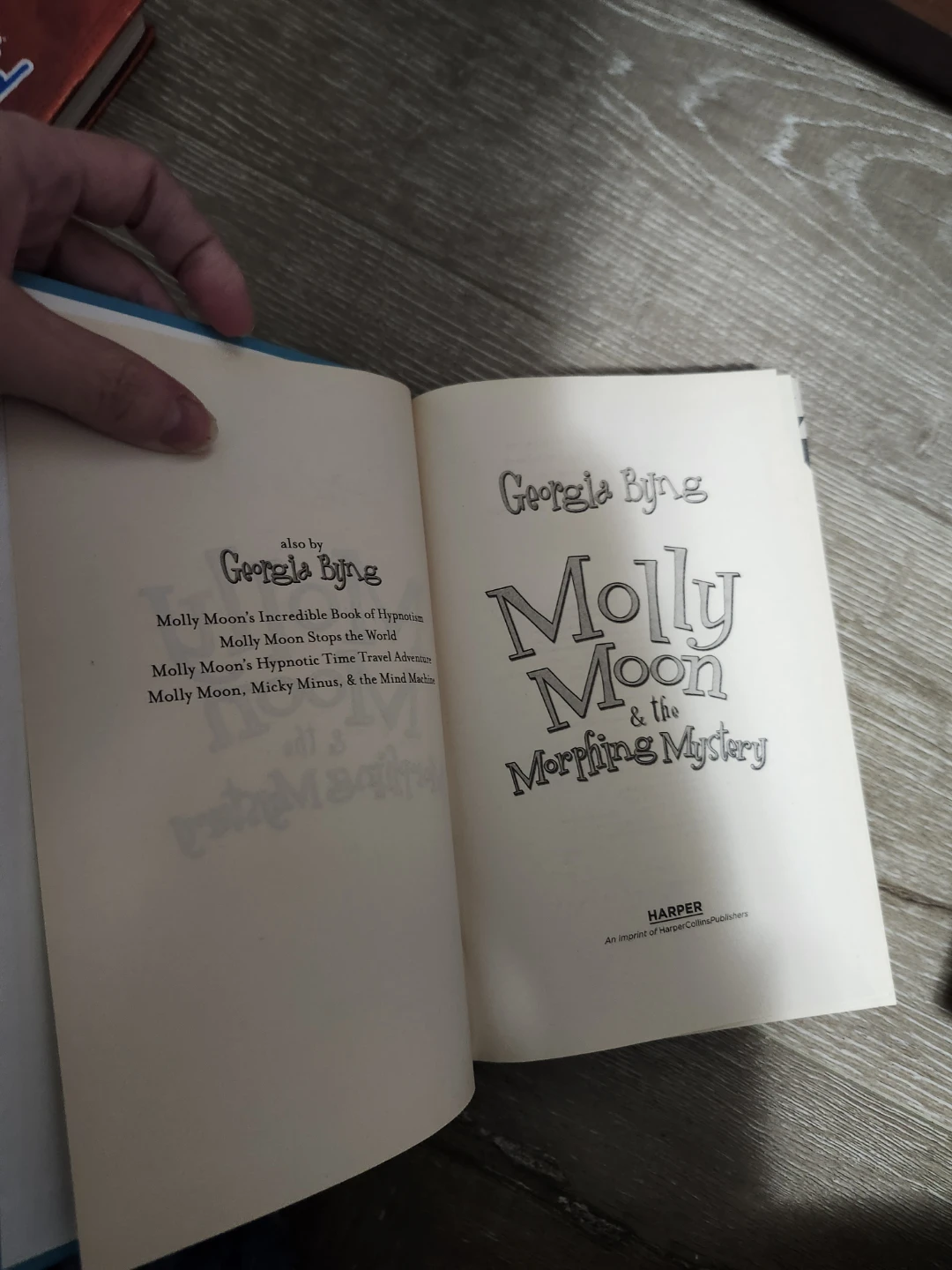 $5 book - photo 3