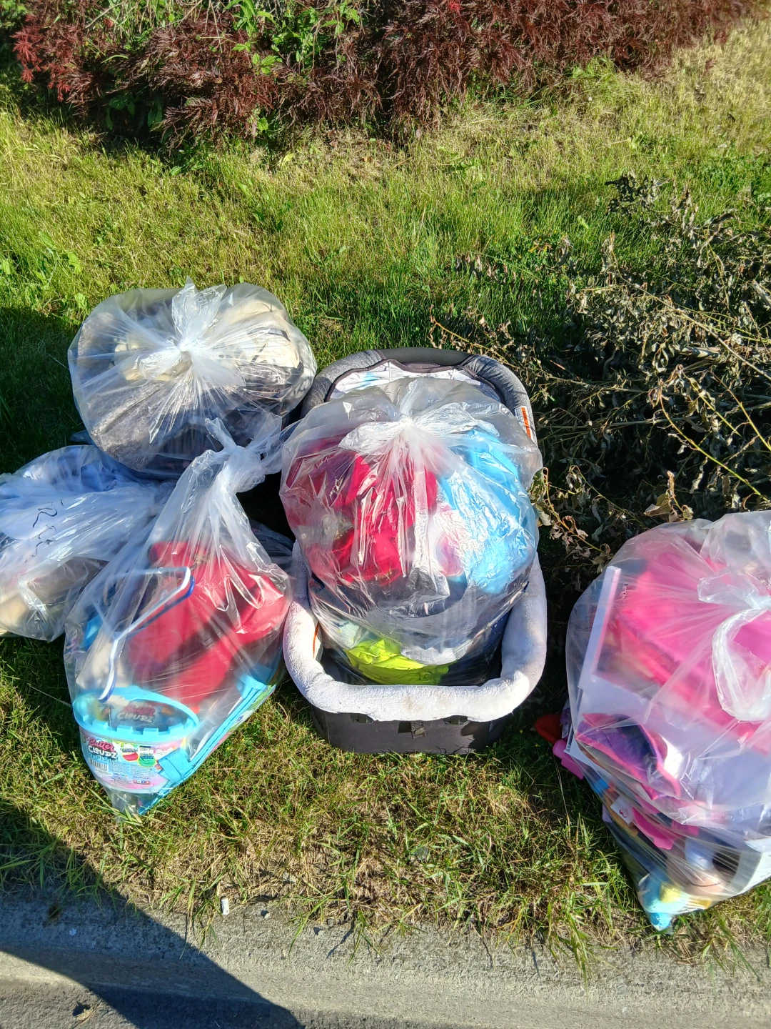 Free toys and cloths