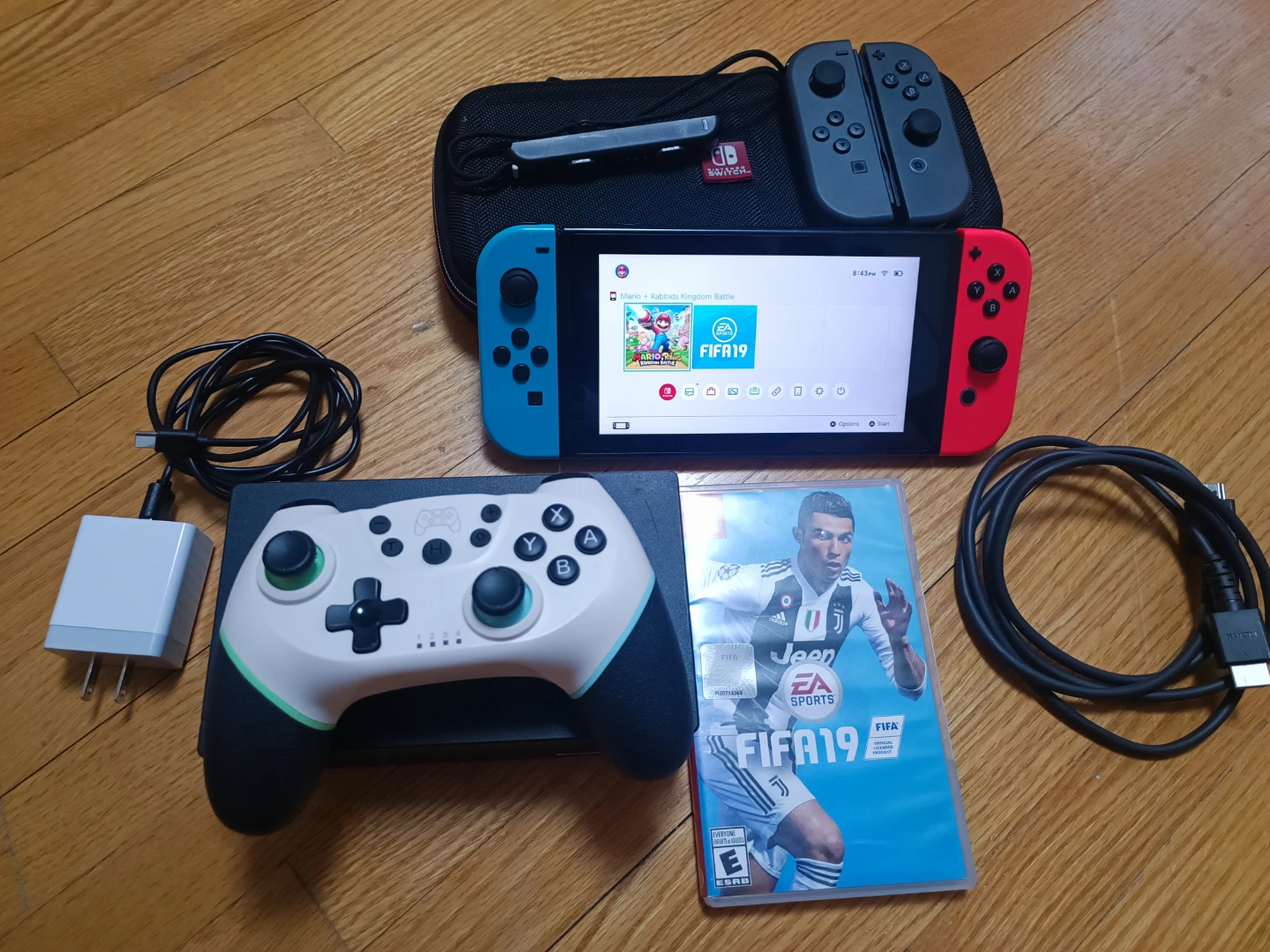 Nintendo Switch Console with FIFA 19 and Accessories - photo 2