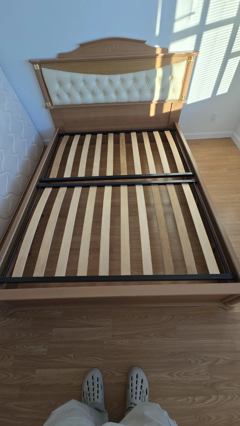 Wooden Bed Frame with Tufted Headboard - photo 4