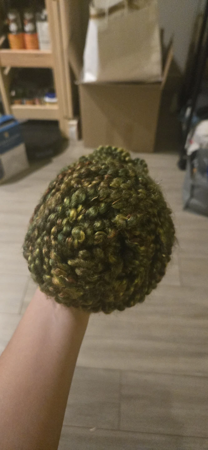 Green fuzzy yarn with warmer tones - photo 4