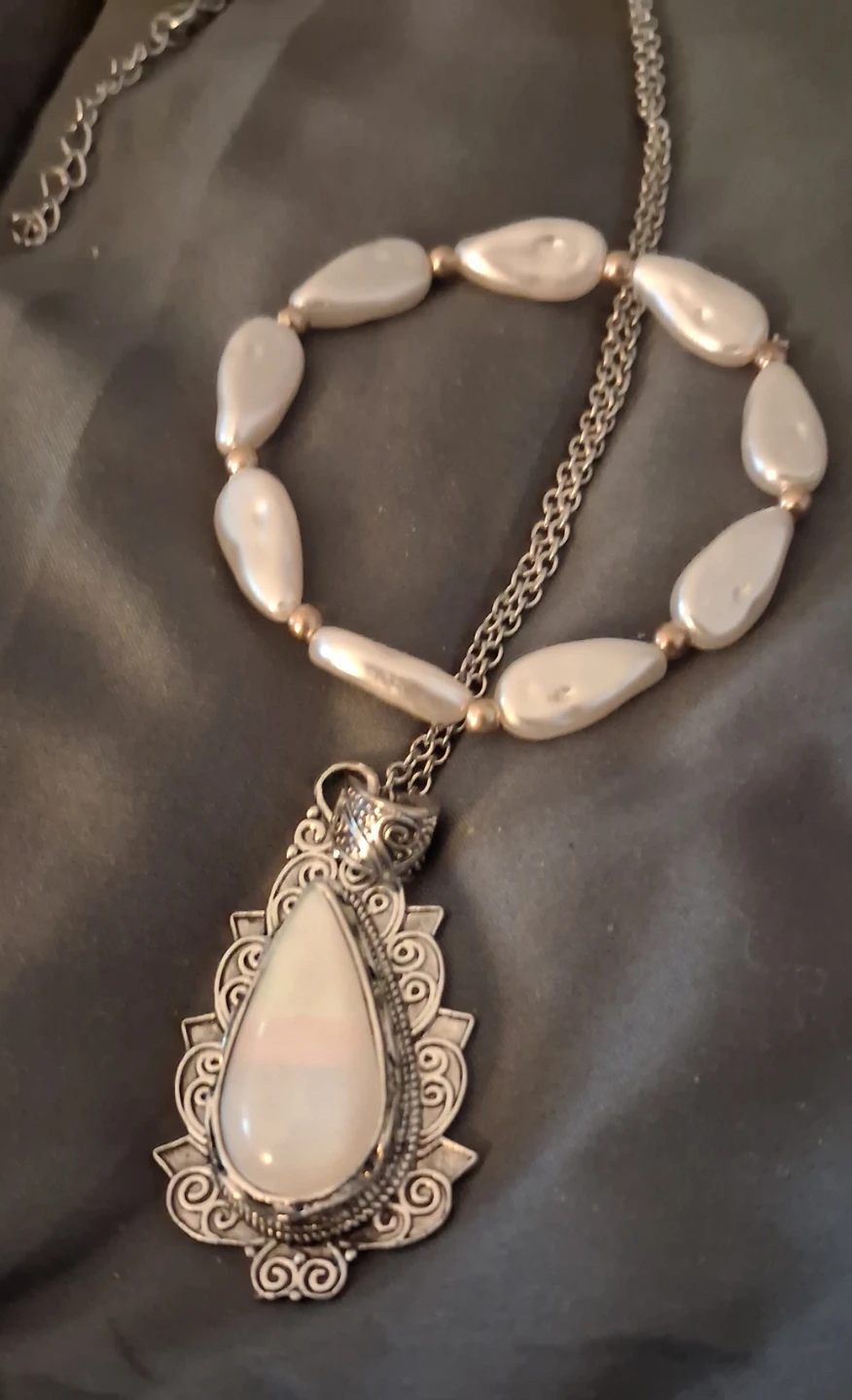 Pearls and Silver Tone Pendant Necklace