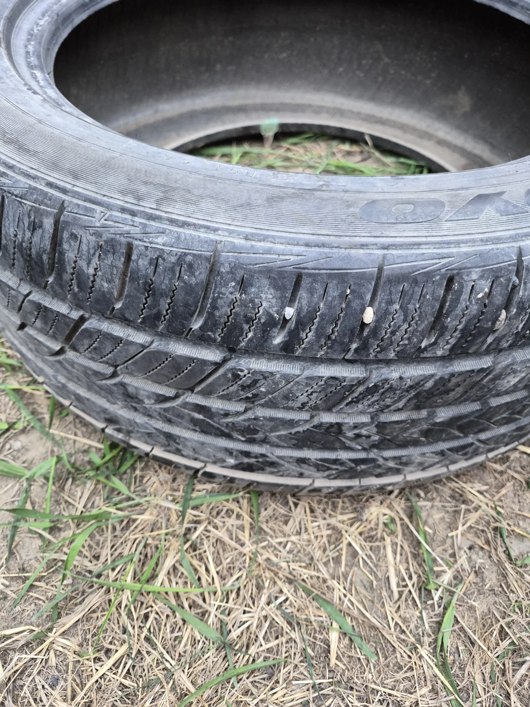 Single summer tire 245 45 17 - photo 2