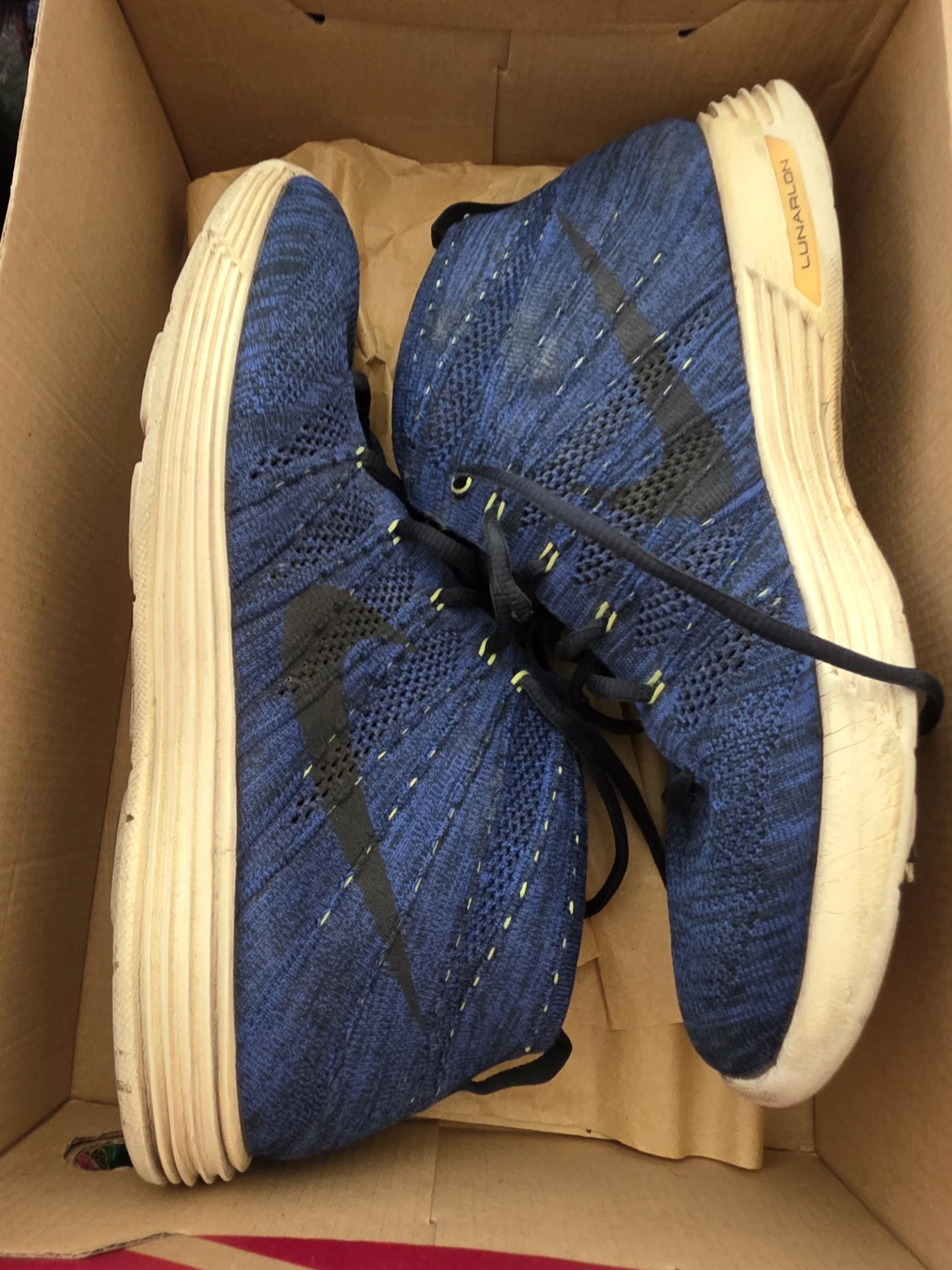 Nike Epic Flyknit Running Shoes size 11.5 US