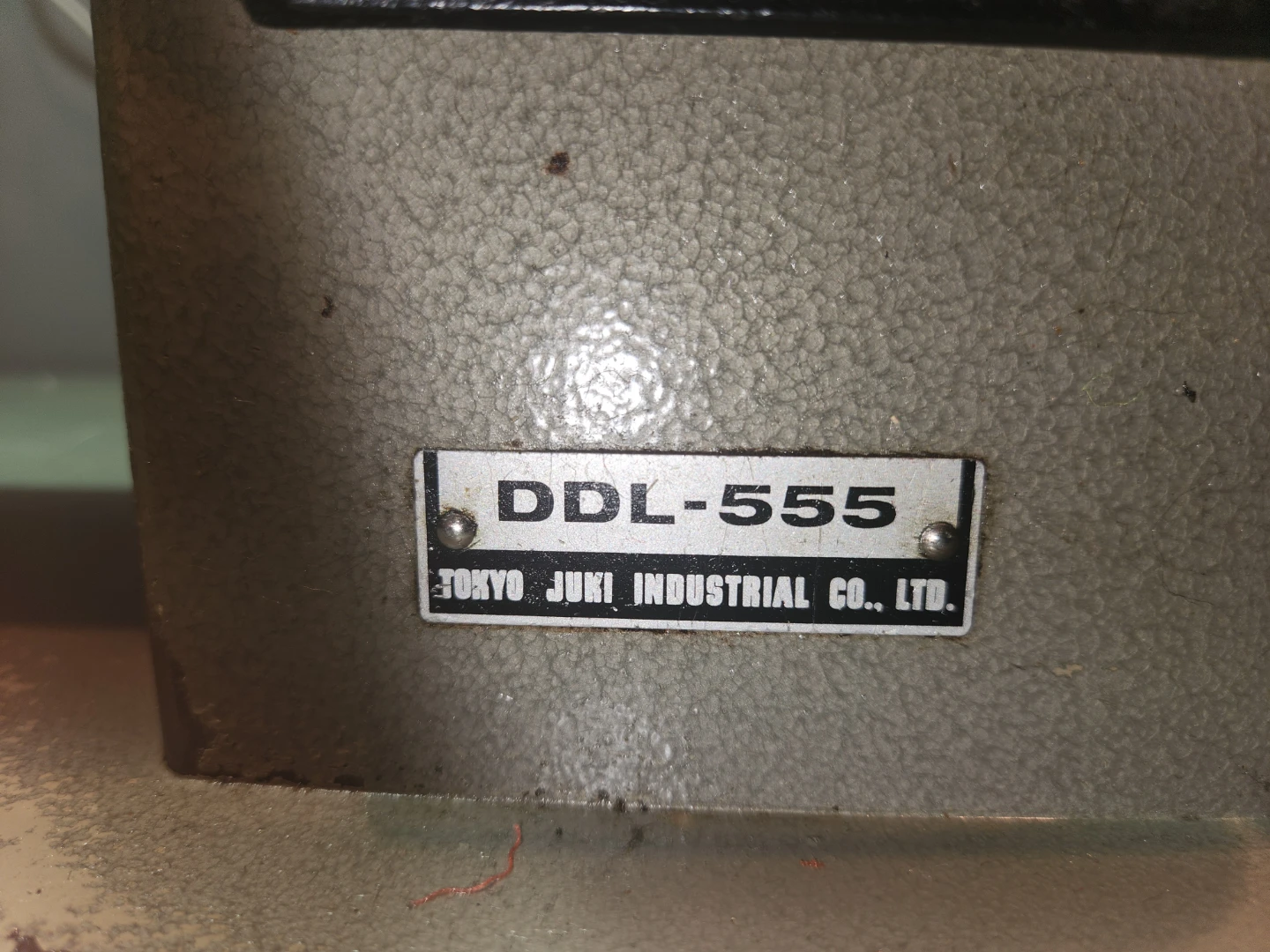 Juki DDL-555 Industrial Sewing Machine - photo 2