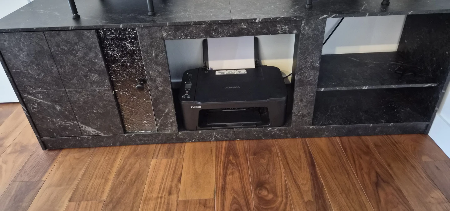 Tv bench
