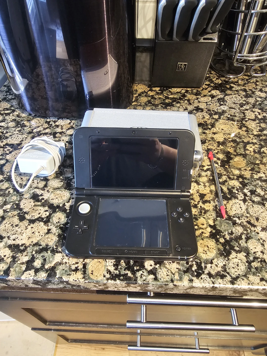 Nintendo Red 3DS XL Console - photo 2