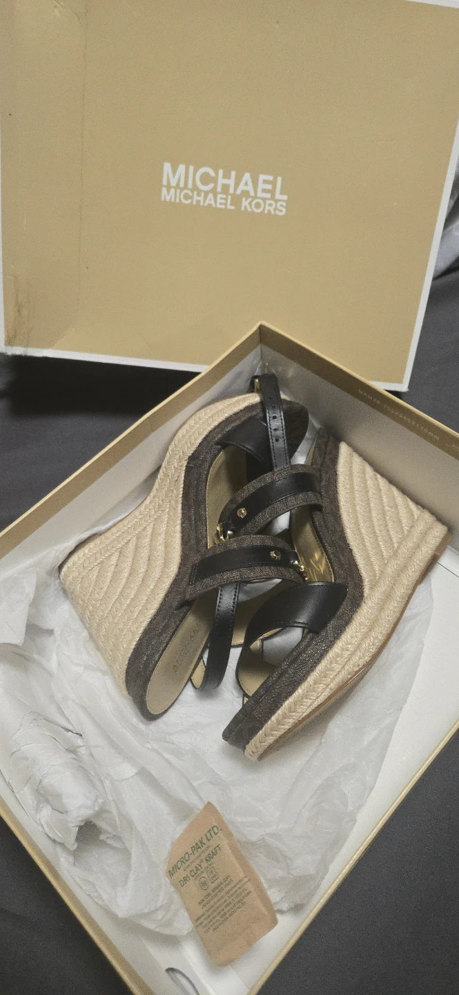 Michael Kors Wedge Sandals ⚽️