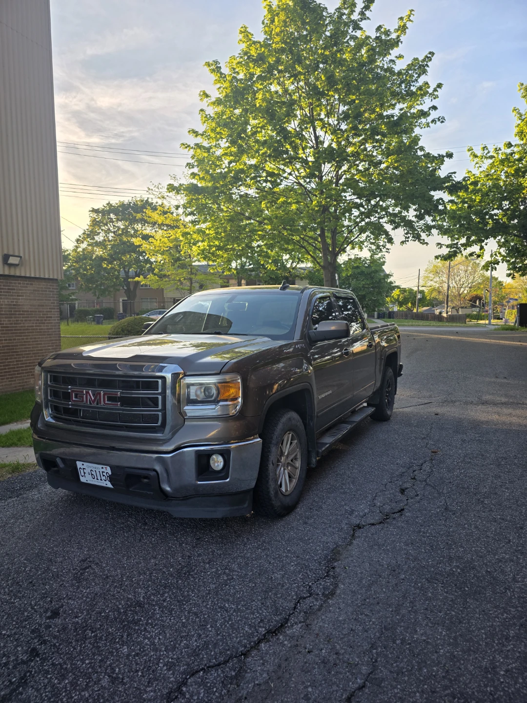 2015 GMC Sierra SLE Pickup Truck - photo 2