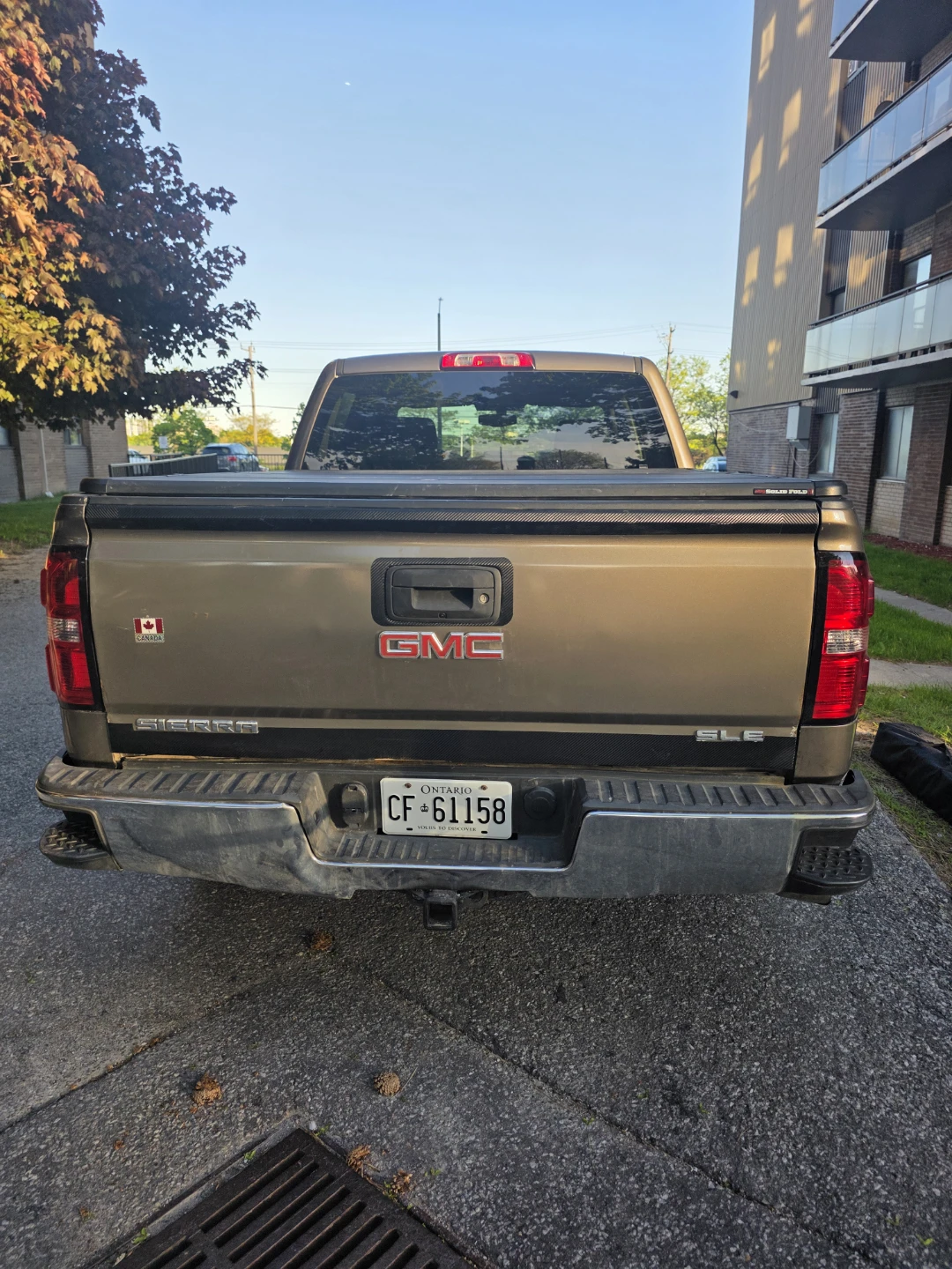 2015 GMC Sierra SLE Pickup Truck - photo 3