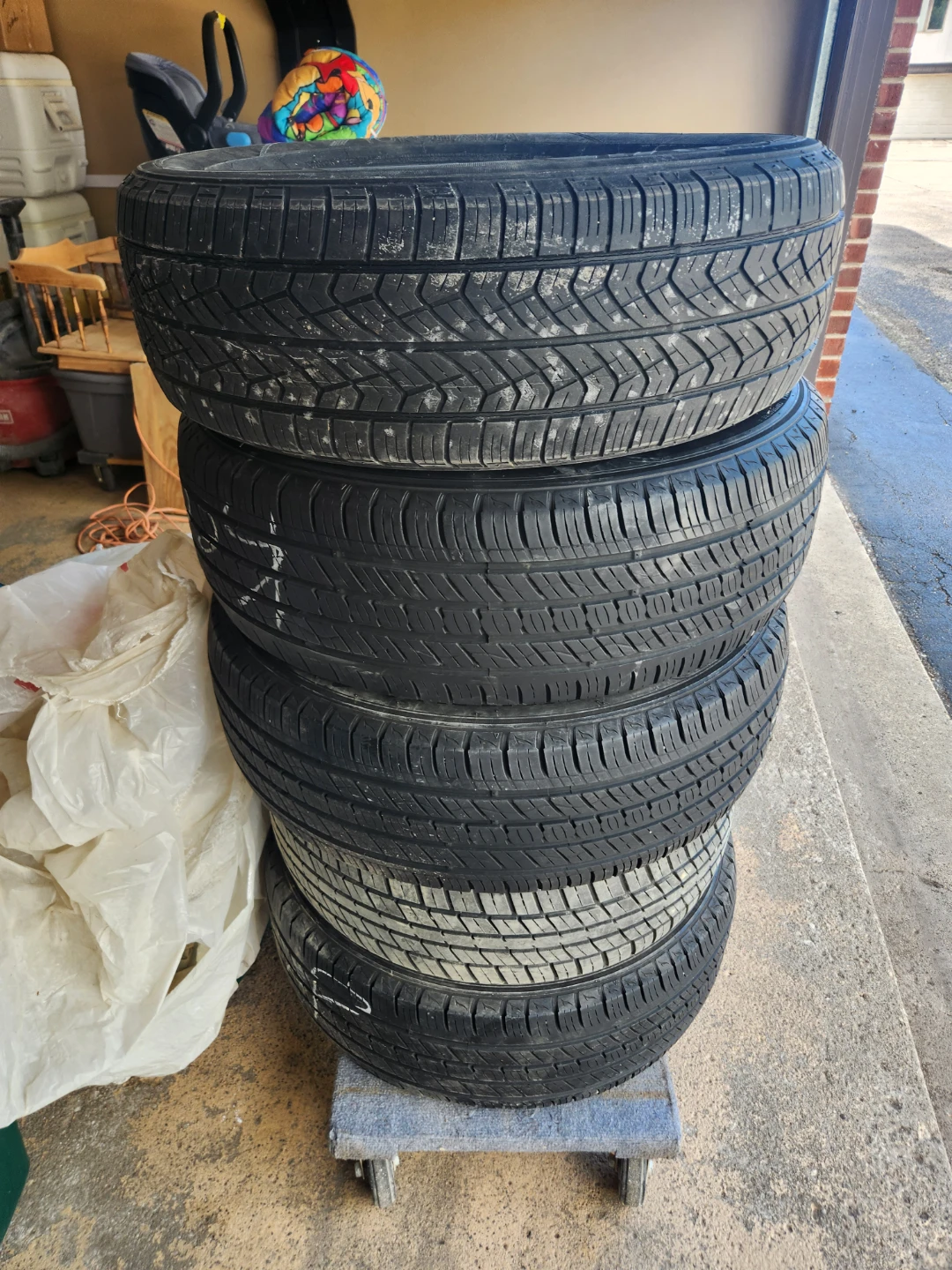 Kumho Crugen Premium Tires (Set of 5)
