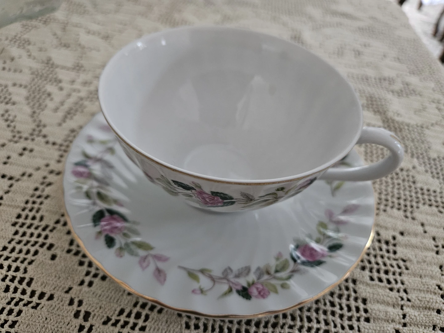 Set of 4 Teacups and Saucers - photo 2