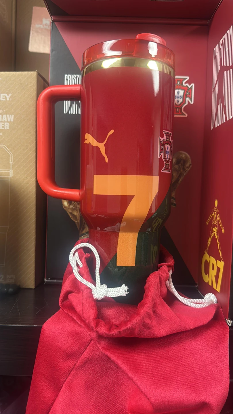 Cristiano Ronaldo 7 Tumbler 40 oz - photo 2