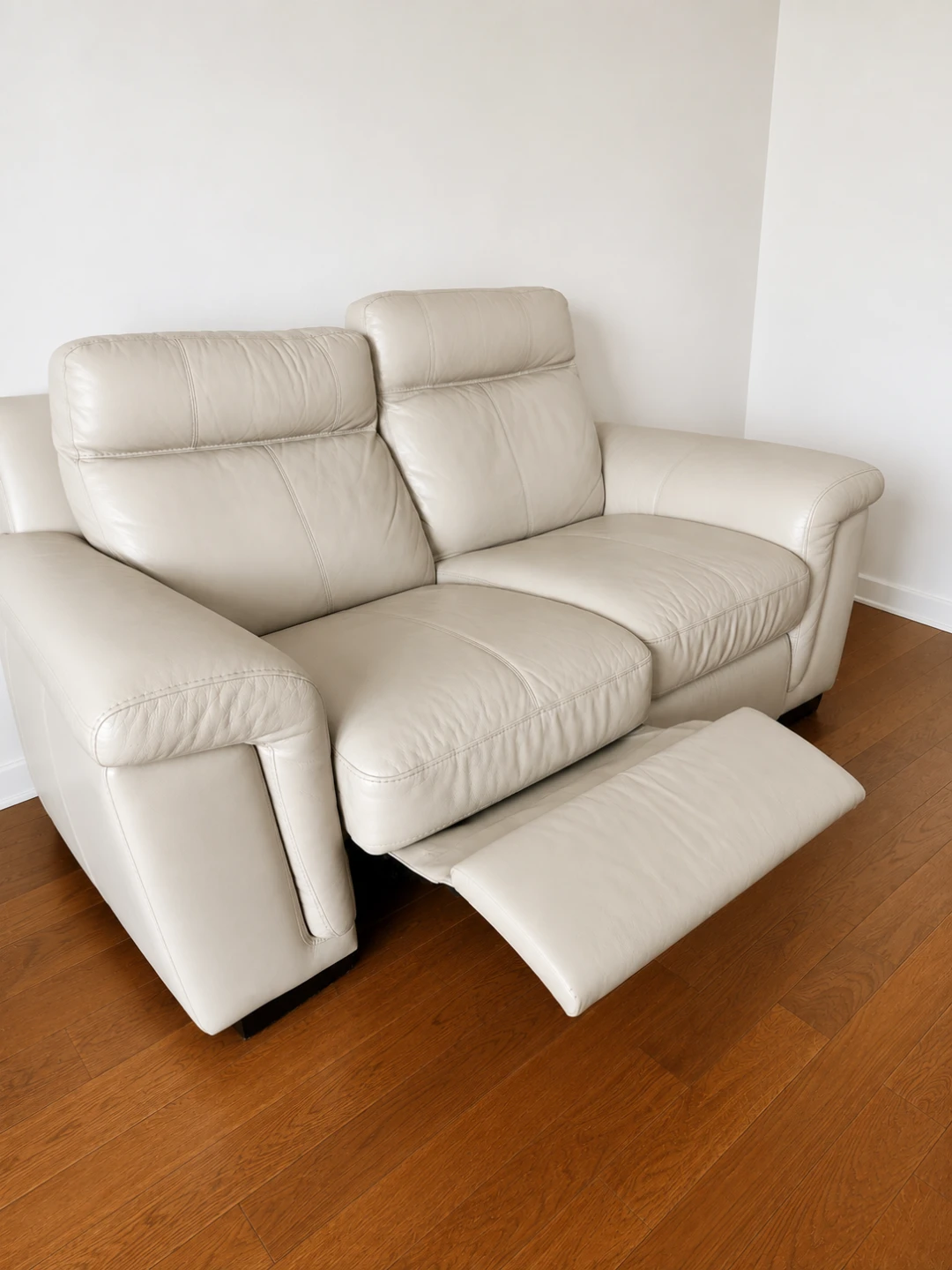 Cindy Crawford Genuine Leather Reclining Loveseat - photo 2