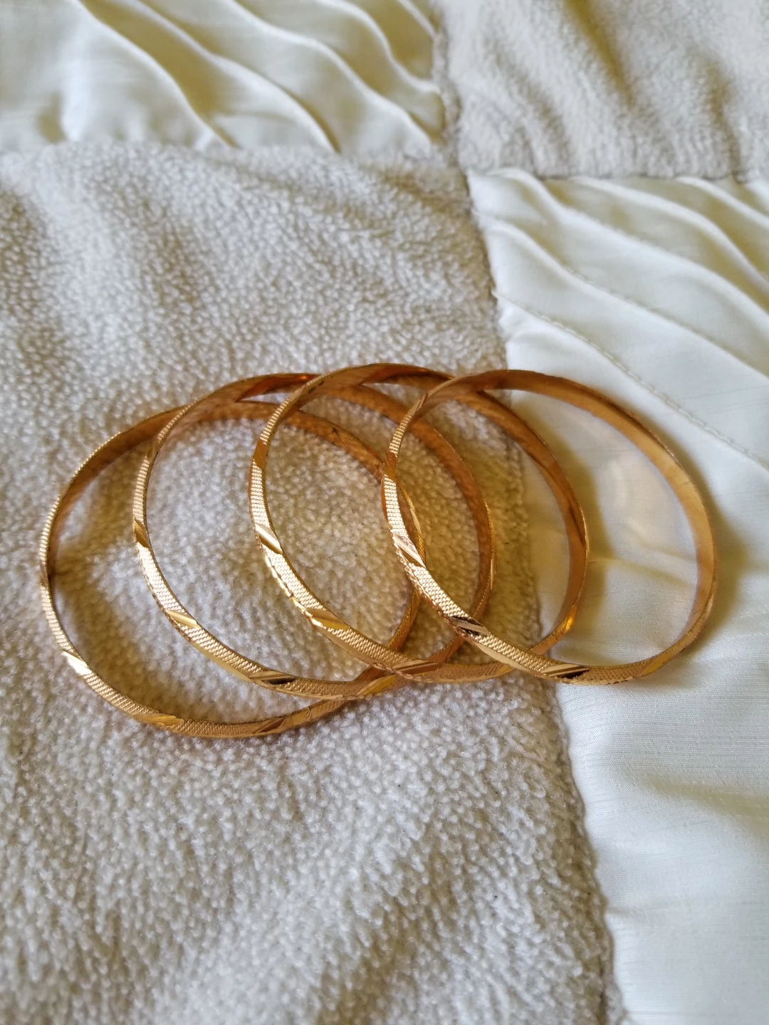 Set of 4 Gold Tone Bangle Bracelets - photo 2