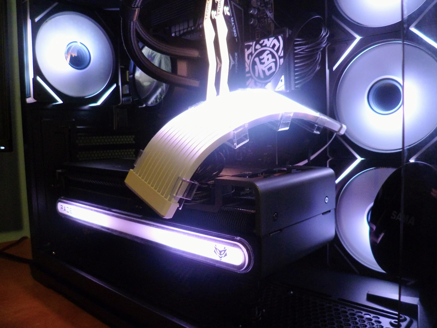 Rx 7900XTX ryzen 9 9900X 4tb nvme 32gb ddr5 gaming pc - photo 2
