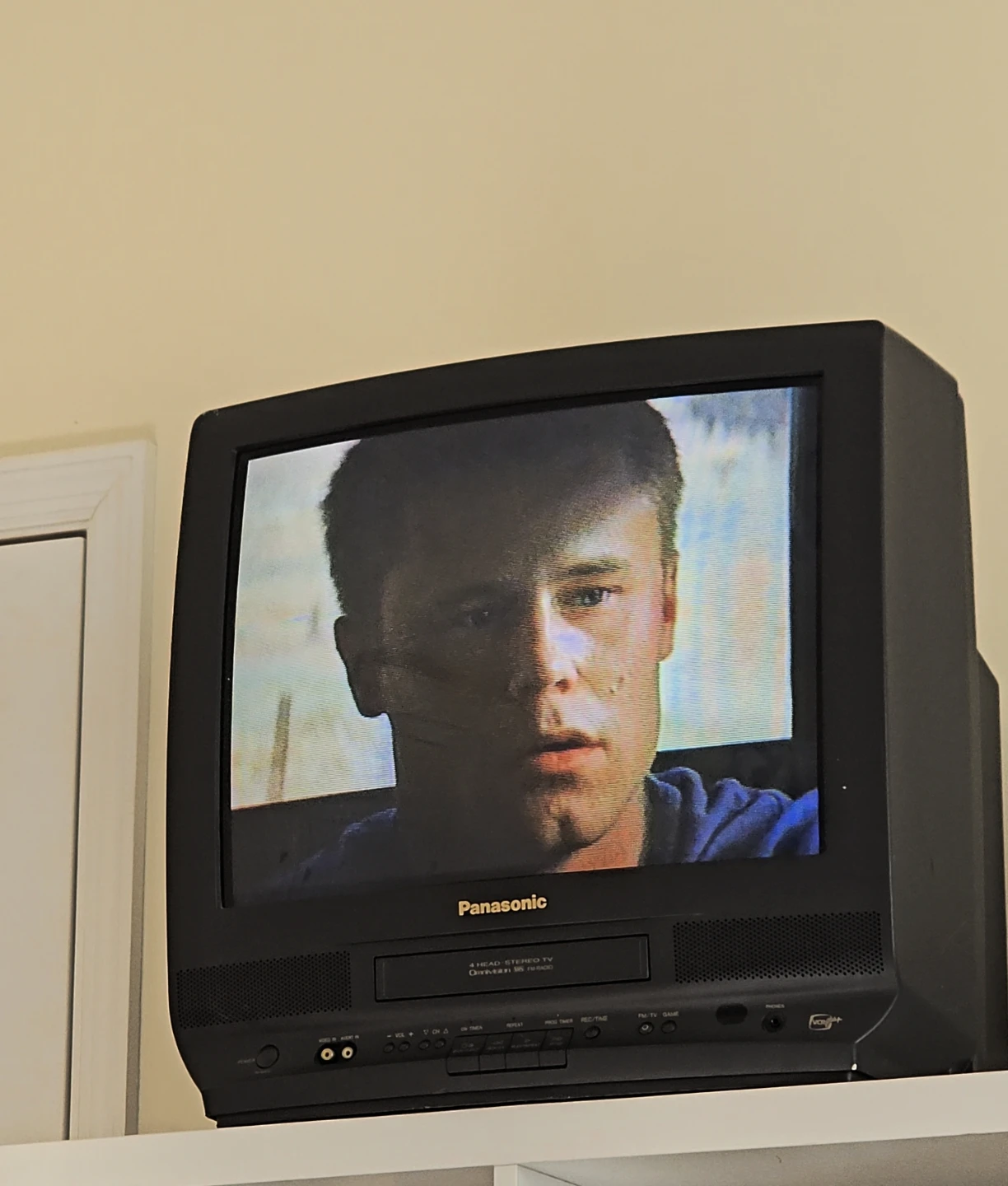 CRT TV VCR COMBO UNIT 20 inch