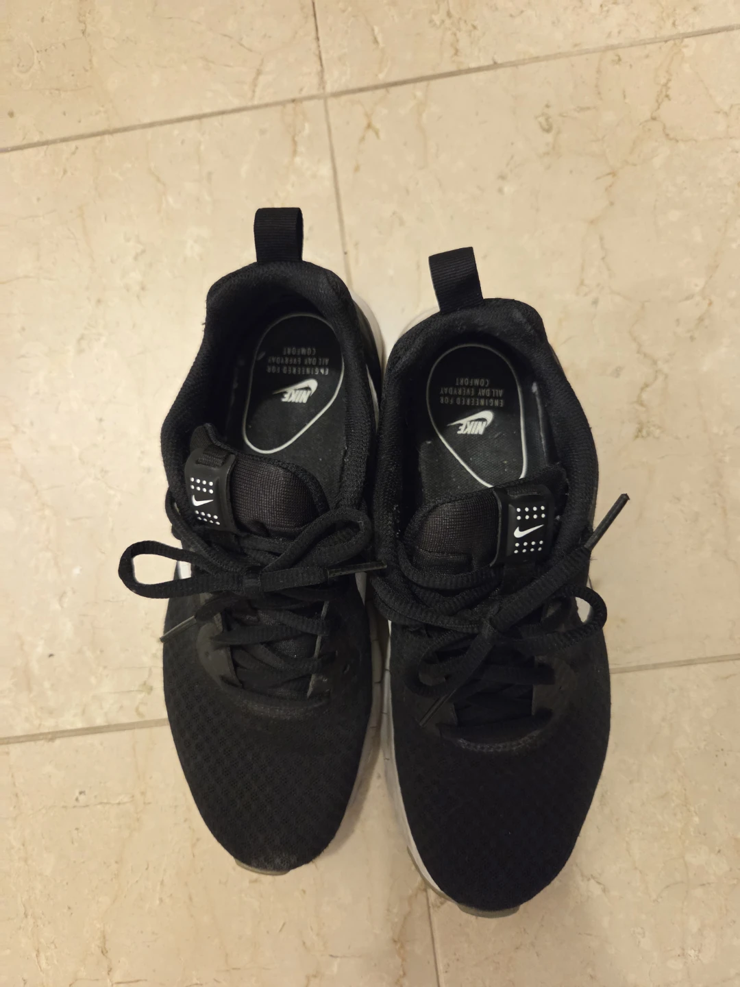 Nike Air Women's Running Shoes (size 7)