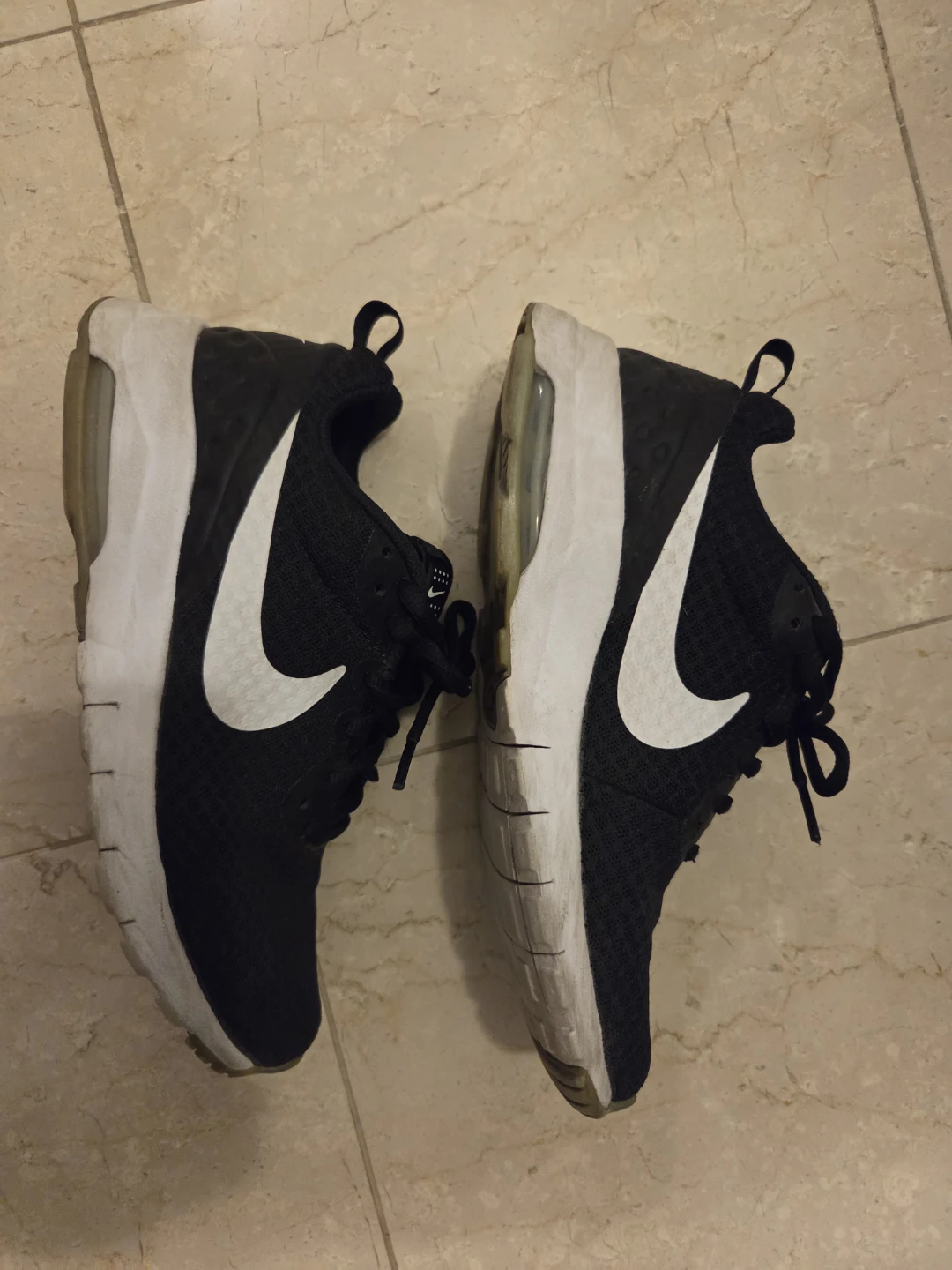 Nike Air Women's Running Shoes (size 7) - photo 3