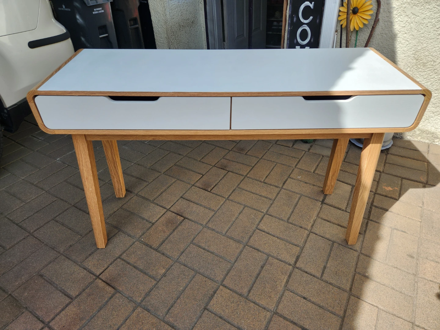 Console table - photo 4