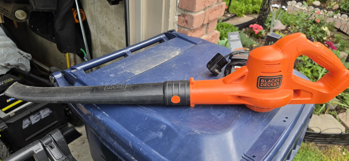 Black+Decker 20V MAX Cordless Leaf Blower - photo 4