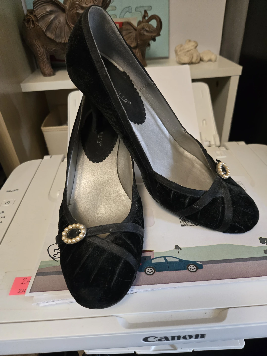Women's dress shoe