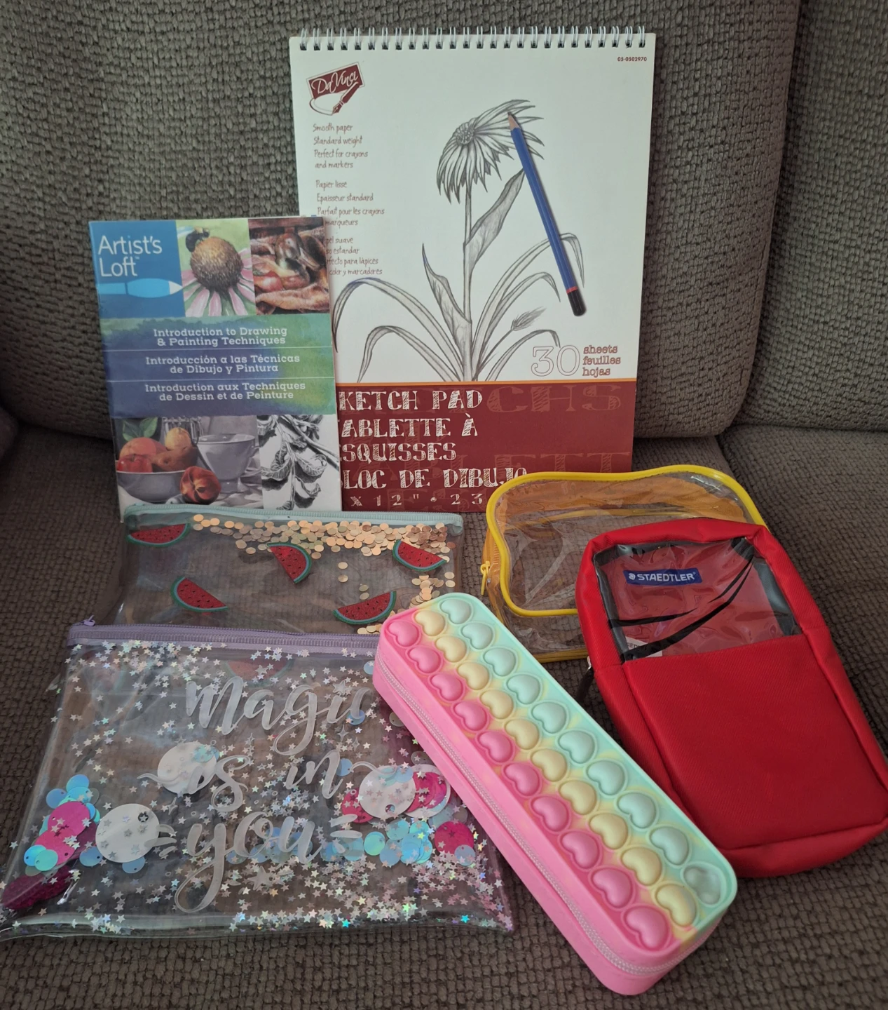 Kid's lot: sketch pad, book and pencil cases