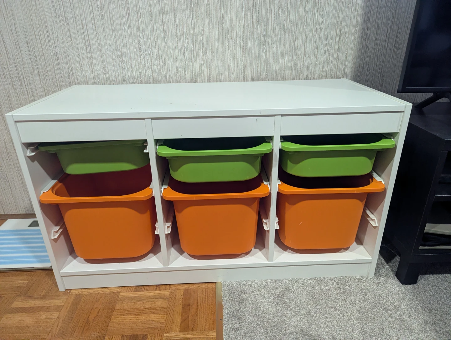 White Storage Unit with 6 Bins