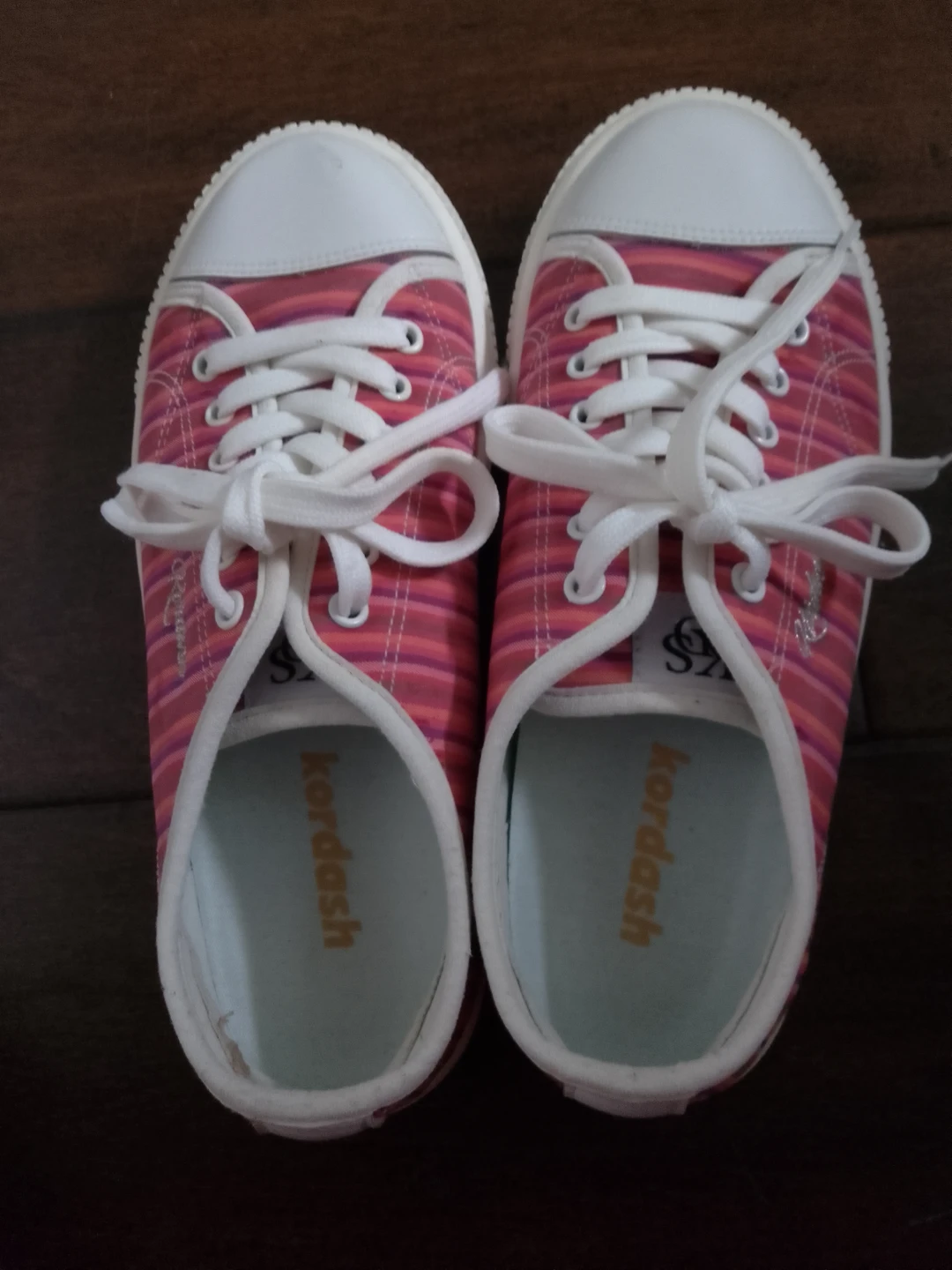 Kordash Pink Stripe Canvas Sneakers ⚽