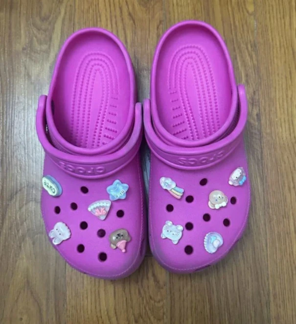 💖Pink Crocs Classic Clogs with Charms💖 - photo 3