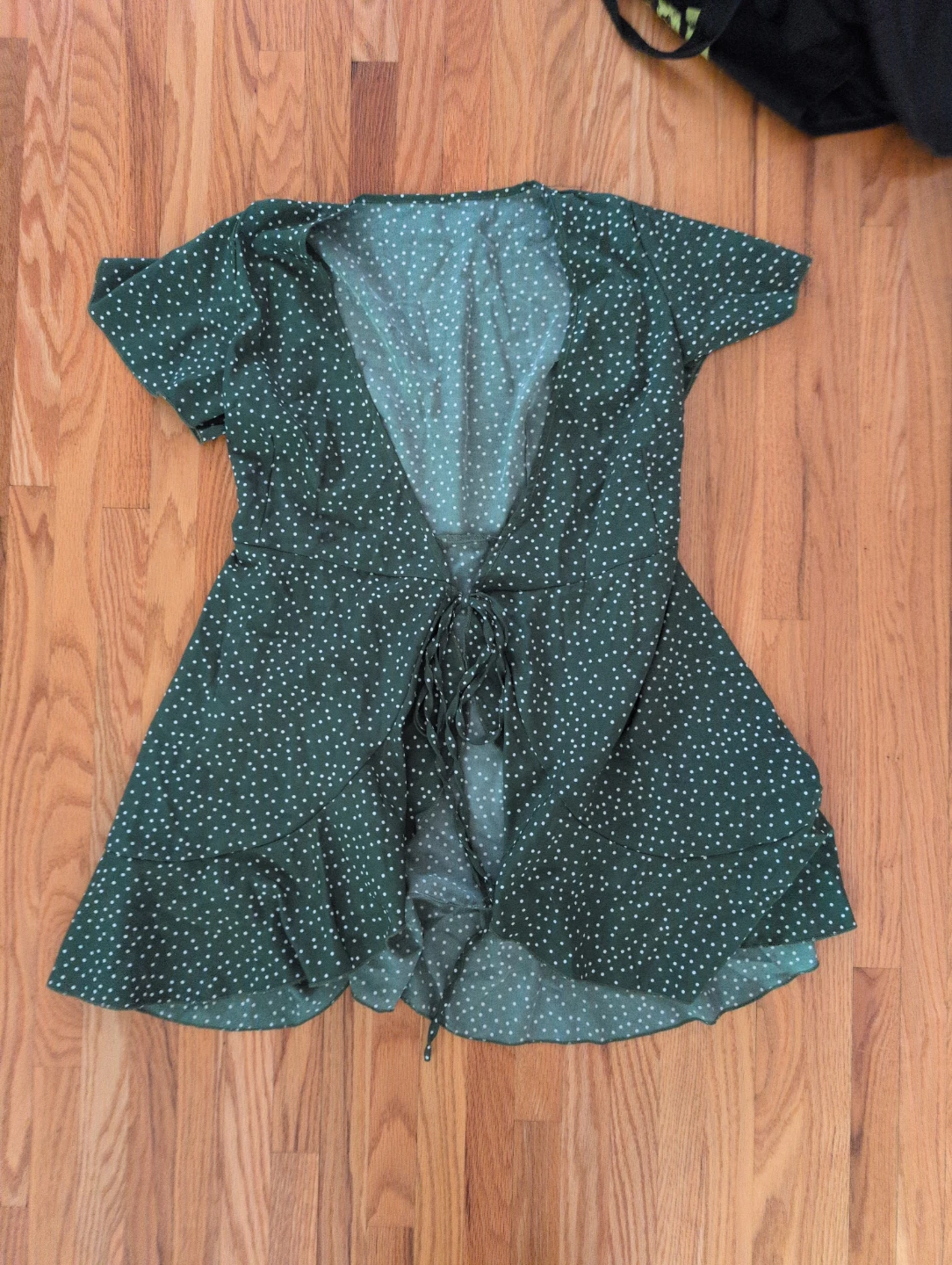 Green polka dot wrap cover up⚽
