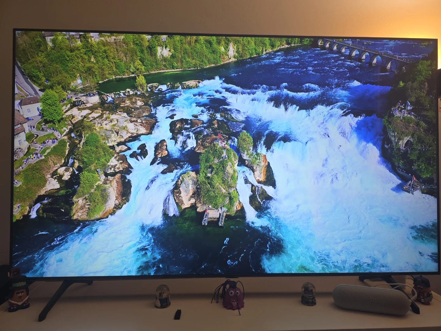Samsung UN65TU690T TV for sale  +  TV stand.