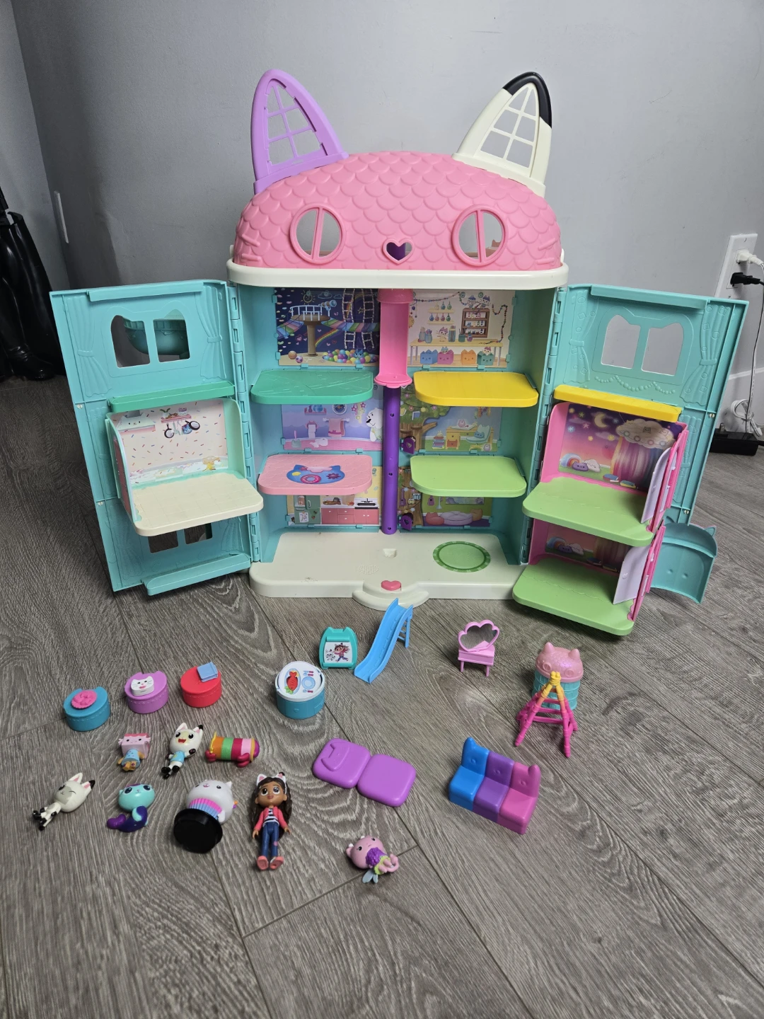 Gabby dollhouse playset