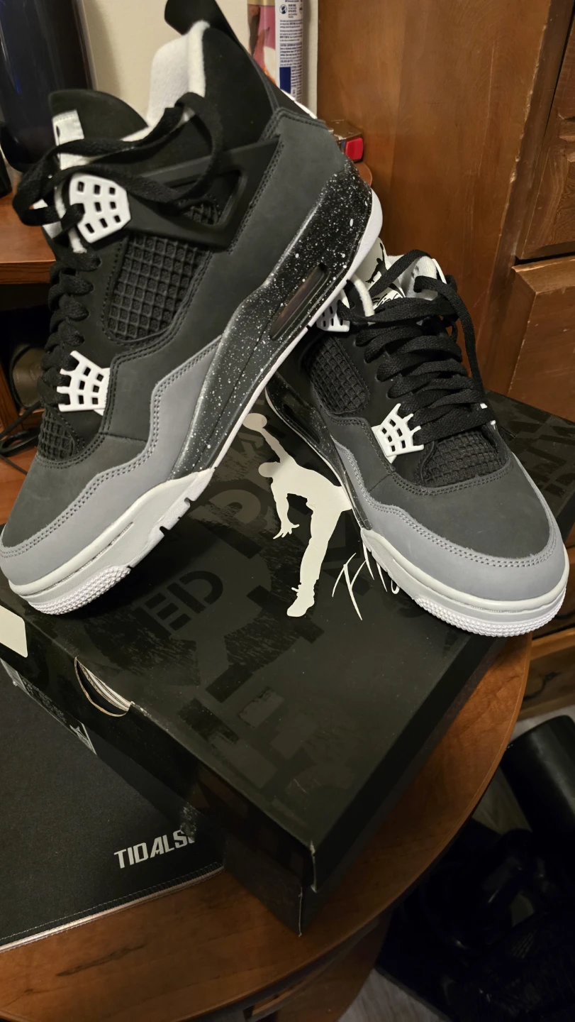 Air Jordan 4 Retro Sneakers