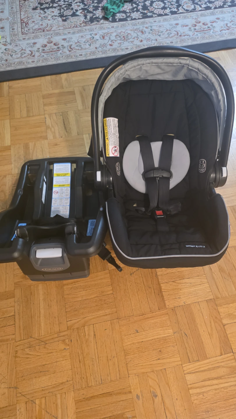 Graco SnugRide 35 Lite LX Infant Car Seat with Base