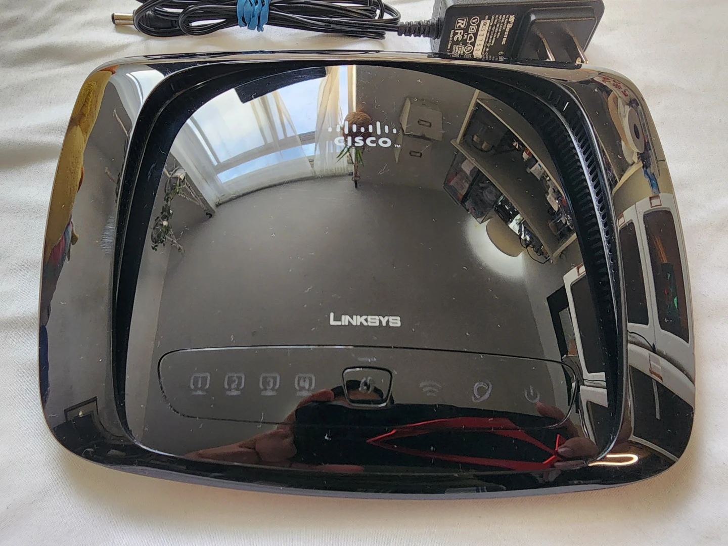⚽Linksys Cisco Glossy Black Wireless Router - WRT160N V3 11nbg
