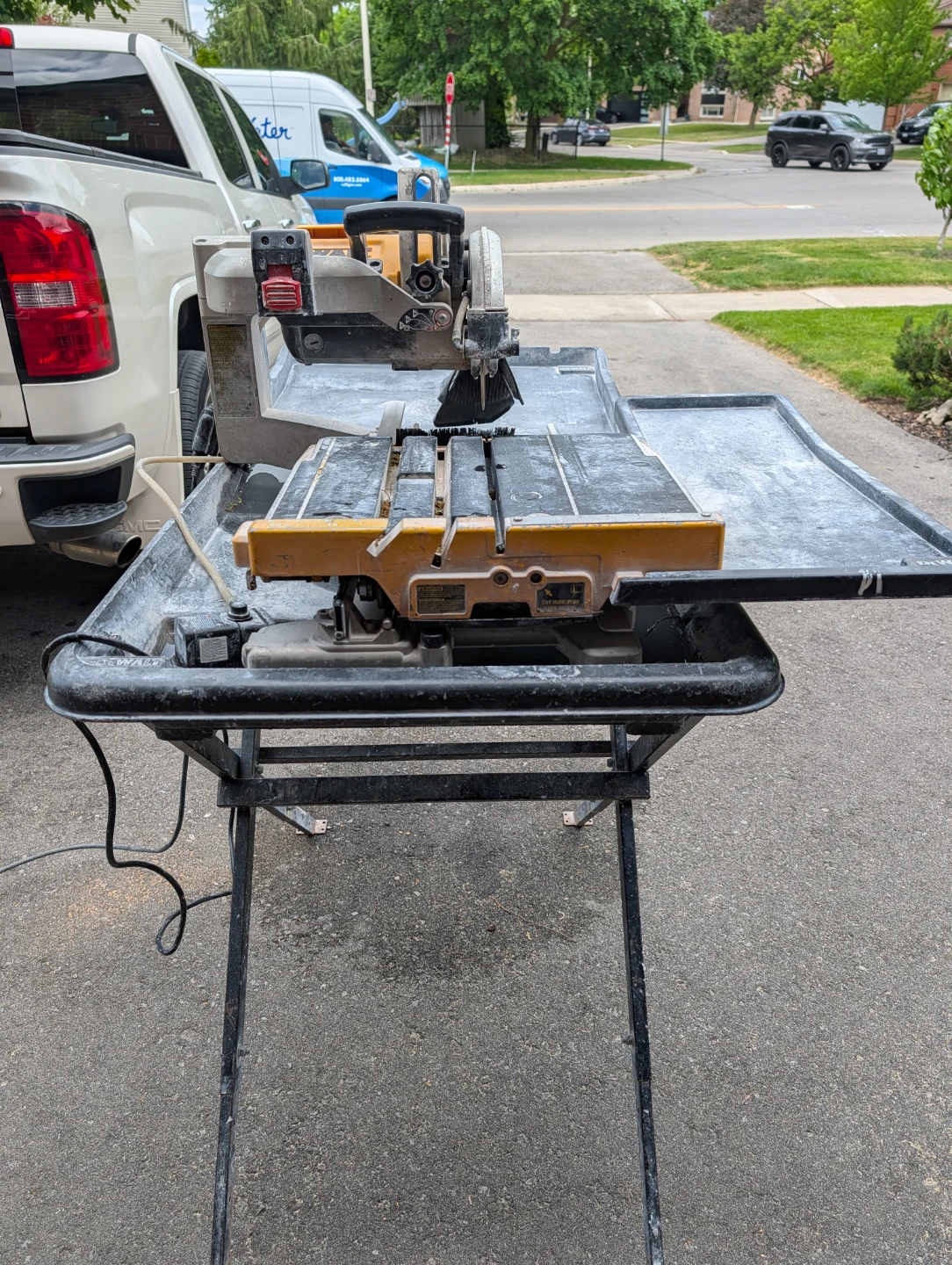 Dewalt Wet Tile Saw with Stand - photo 2