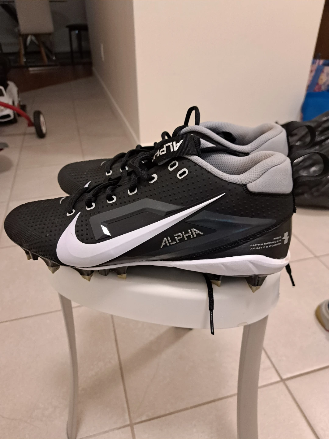 Nike Alpha Men's Football Cleats