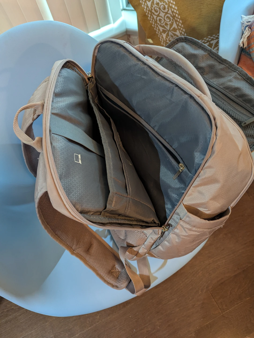 Quilted Backpack laptop travel bag - photo 3
